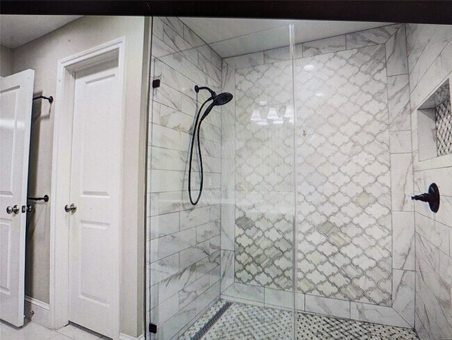 Foto del edificio - 2826 Edgewood Dr