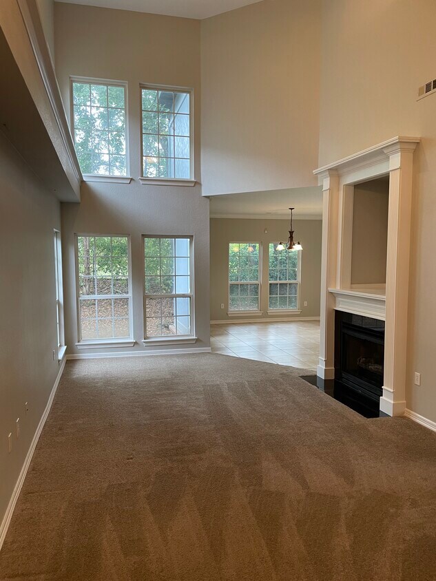 562 S Pierremont Dr Unit 562, Fayetteville, AR 72701 Condo for Rent