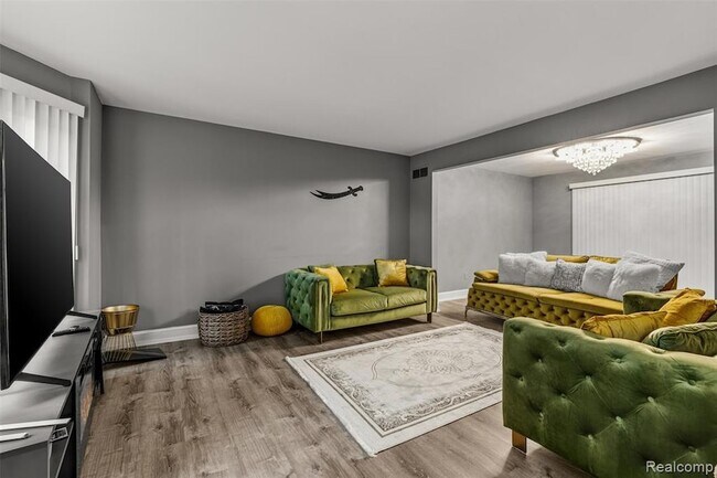 Foto del edificio - 23931 Pointe Dr
