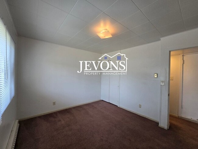 Building Photo - 619 S 10th Ave