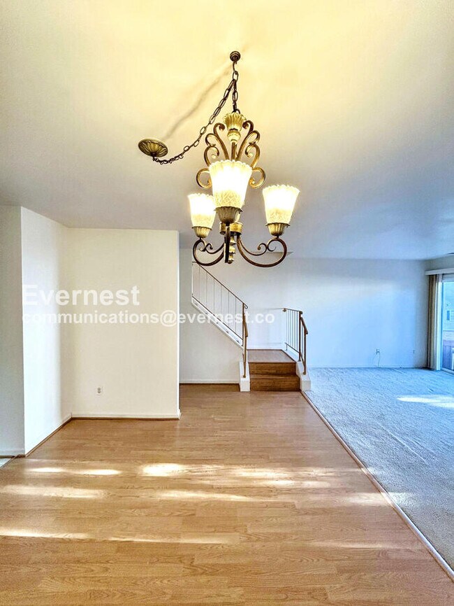 Foto del edificio - 16321 Taconic Cir