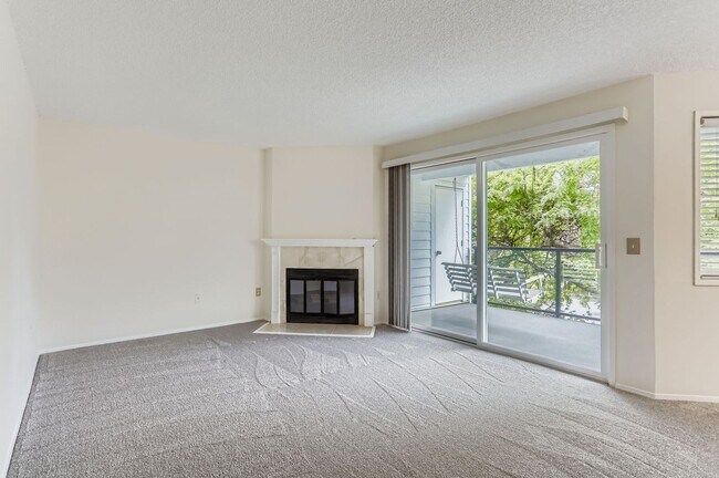 Building Photo - 2Bd/1.5Ba Bellevue Condo