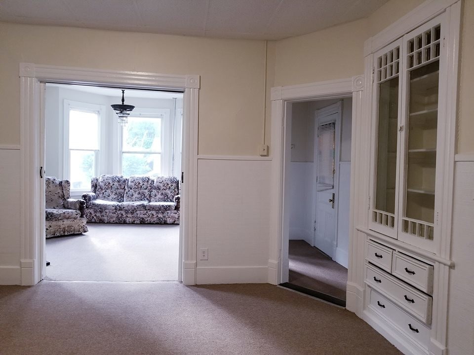 Living Room - 164 Eagle St