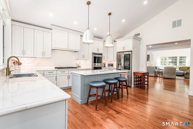Foto del edificio - 3 Ledgewood Dr