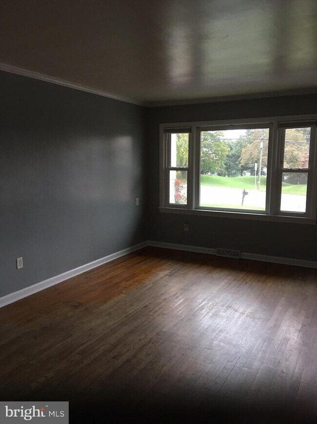 Building Photo - 1180 Gravel Pike