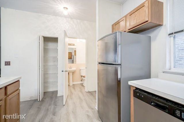 Building Photo - 2 br, 1.5 bath Townhome - 1613 S. Newberry