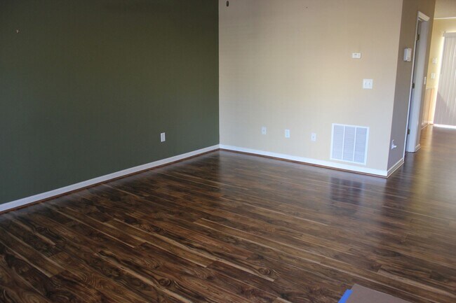 Foto del edificio - Two Master Suite Townhouse in Avalon Woods