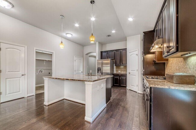 Foto del edificio - 604 Purtis Creek Ln