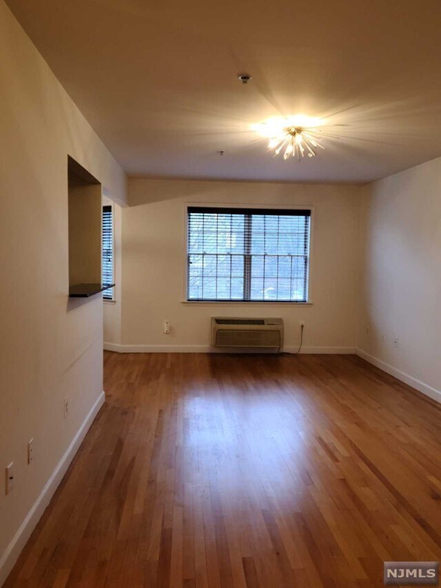 Foto del edificio - 323 Willow St
