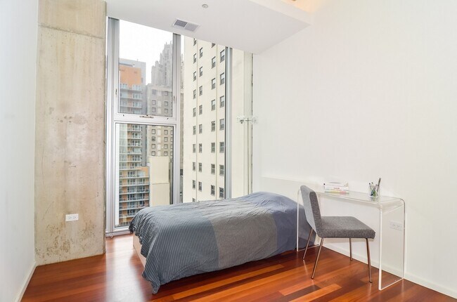 Foto del edificio - 550 N Saint Clair St