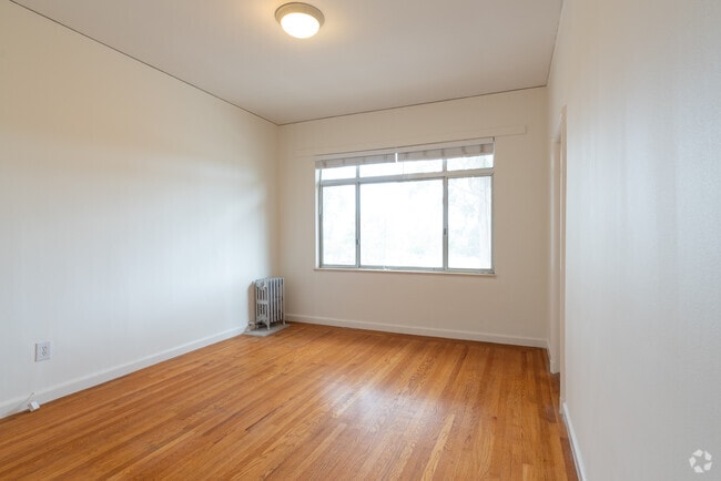 Bedroom - Villa Tuscany Apartment Homes