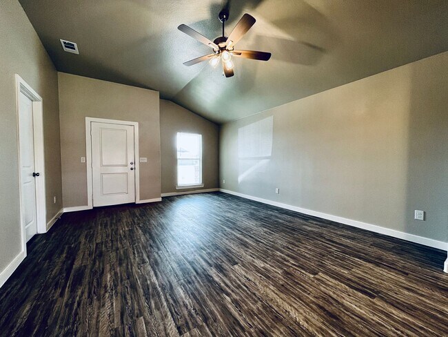 Foto del edificio - JULY PRE-LEASE! 3/2/2 Harvest Subdivision in Wolfforth