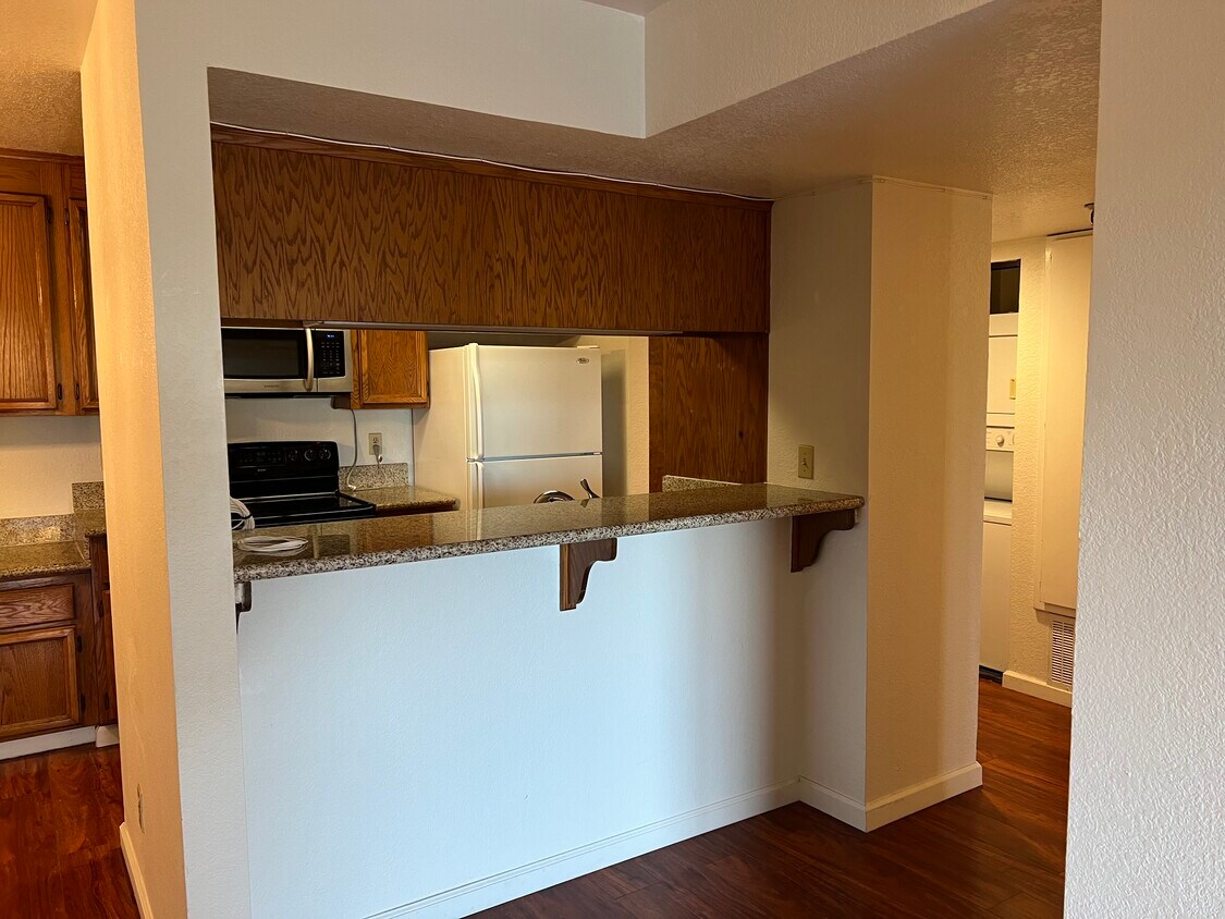 1400 Carpentier St Unit 206, San Leandro, CA 94577 Condo for Rent in