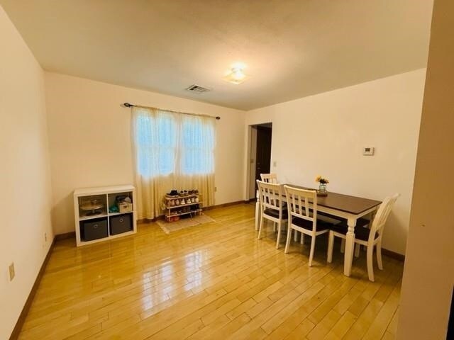 Foto del edificio - 10227 E Tower Estates