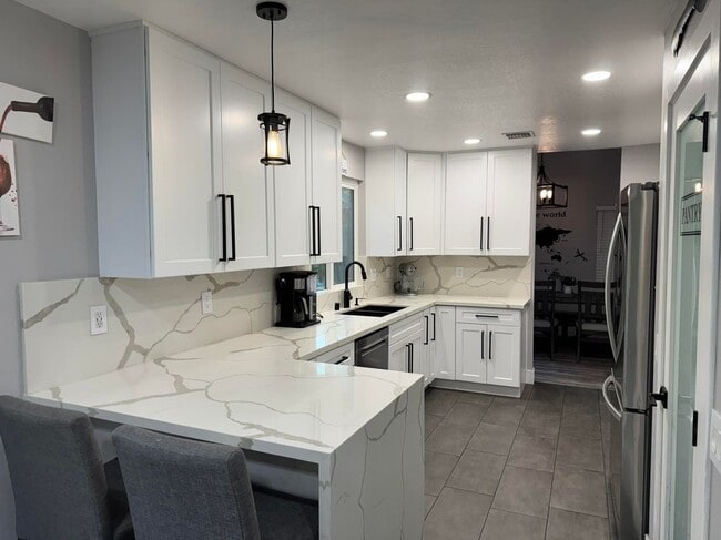 Building Photo - 14755 Weeping Willow Ln
