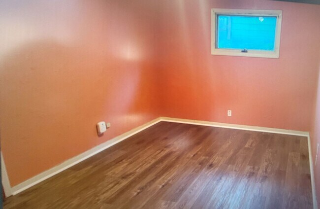 Foto del edificio - Large 3 bed 2 bath