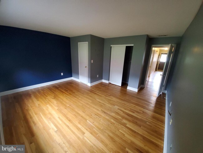 Building Photo - 1202 Silver Ct