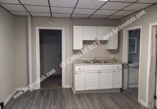 Foto del edificio - 3-Bedroom Home Near the Freeway