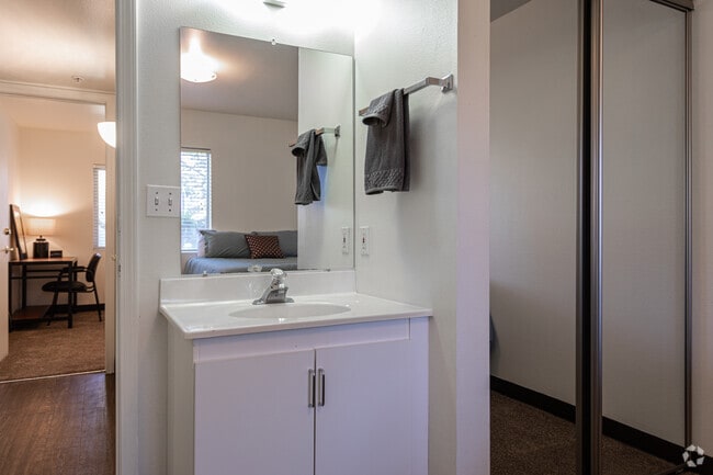 4BR, 2BA - 1,064SF - The 208