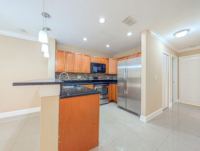 Building Photo - 6022 Westgate Dr