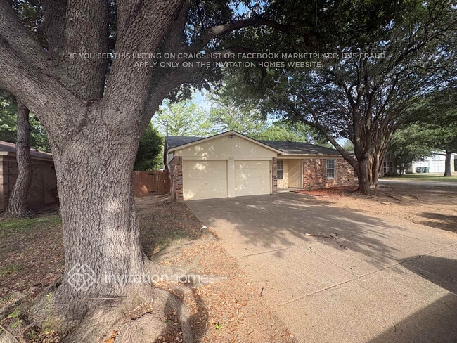 Building Photo - 5205 Hideaway Ct