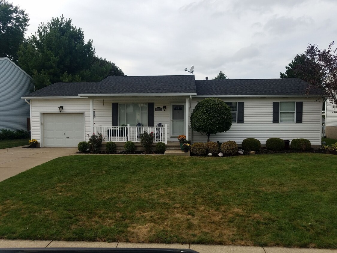 Primary Photo - 2734 W 34th Street