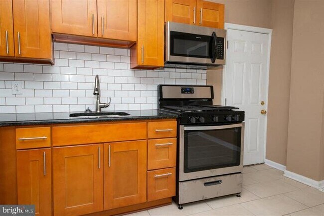 Building Photo - 45 S 56th St
