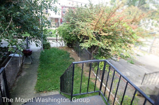 Building Photo - 1136 N Fulton Ave