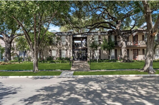 Foto del edificio - 4209 Avondale Ave
