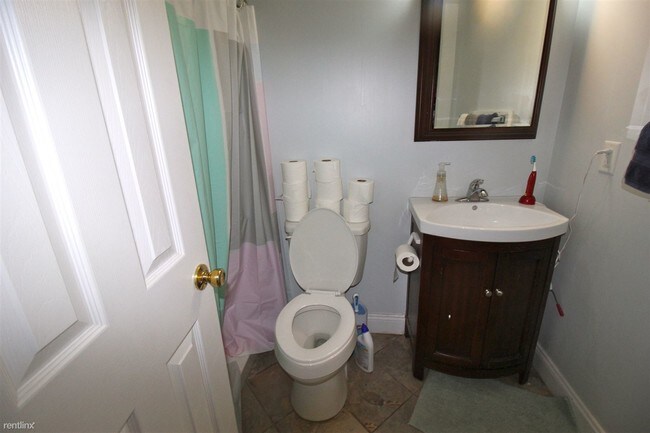 Building Photo - 2 br, 1 bath Apartment - 416 E Huron St # 5 5
