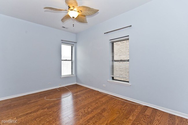 Building Photo - 4737 N Kenmore Ave