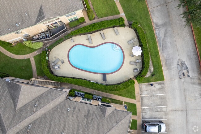 Aerial Photo - Woodvine Park Condominiums