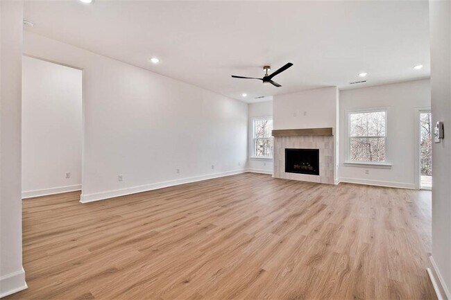 Foto del edificio - 25 Fields Ln