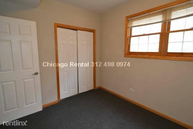 Foto del edificio - 1424 W Division St