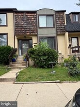 Building Photo - 10712 Muirfield Dr
