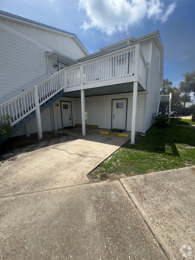 Building Photo - 6545 N Lagoon Dr
