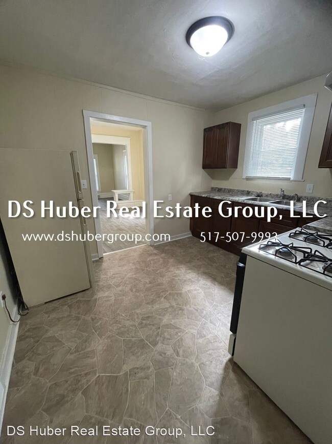 Building Photo - 4 br, 1 bath House - 1118 E Cesar Chavez