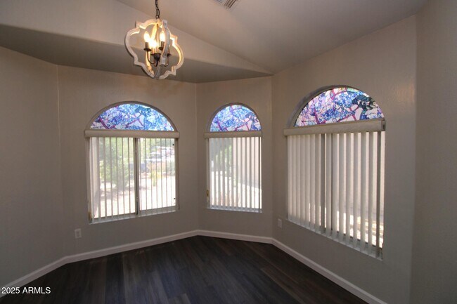 Foto del edificio - 4526 E Windsong Dr