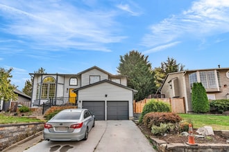 Building Photo - 1423 85th Dr NE