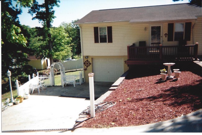 Building Photo - 2013 Bice Rd