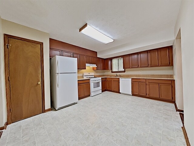 Building Photo - 4947 Woodland Way NW