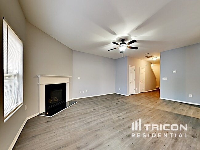 Foto del edificio - 964 Willow Creek Dr
