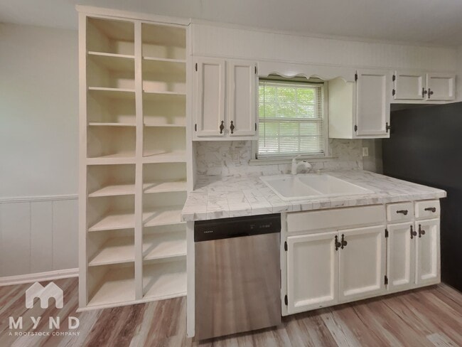 Building Photo - 5454 Faucett Rd