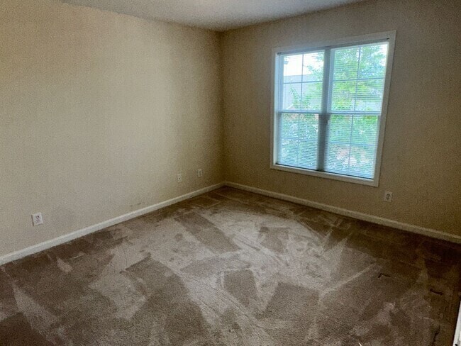 Foto del edificio - 2400 Huntscroft Ln