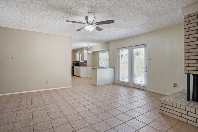 Building Photo - 5645 Macgregor Dr