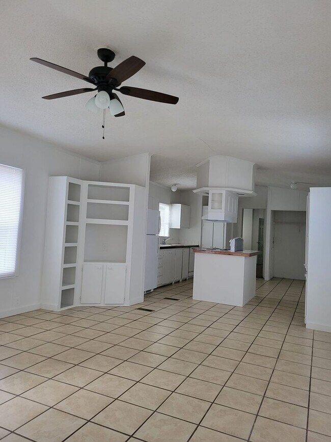 Foto del edificio - Ready to Move in!