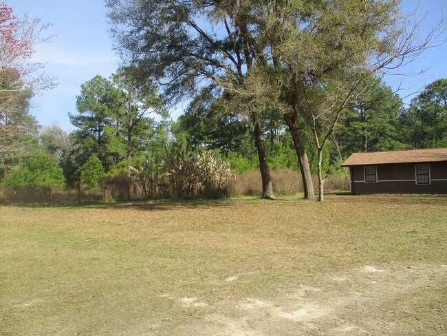 Building Photo - 3/2 High Springs Lease Pending