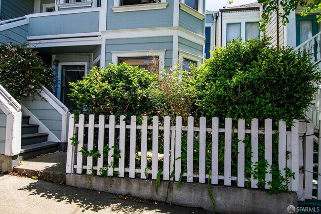 Foto del edificio - 207 Bonview St