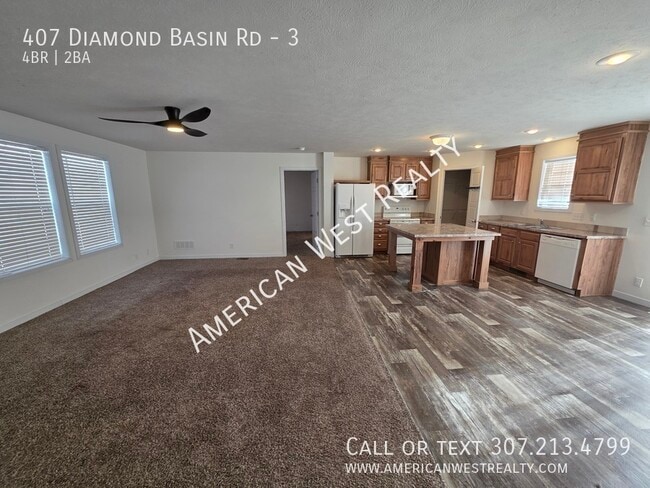 Foto del edificio - 407 Diamond Basin Rd