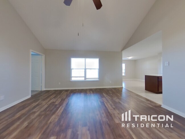 Building Photo - 102 Saddlebag Court Newark TX